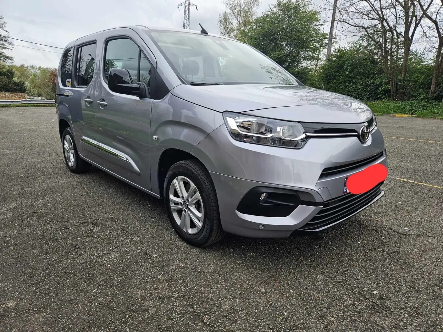 Toyota Proace CITY MEDIUM 1.5L 130 D-4D BVA8 BUSINESS Argent - 1