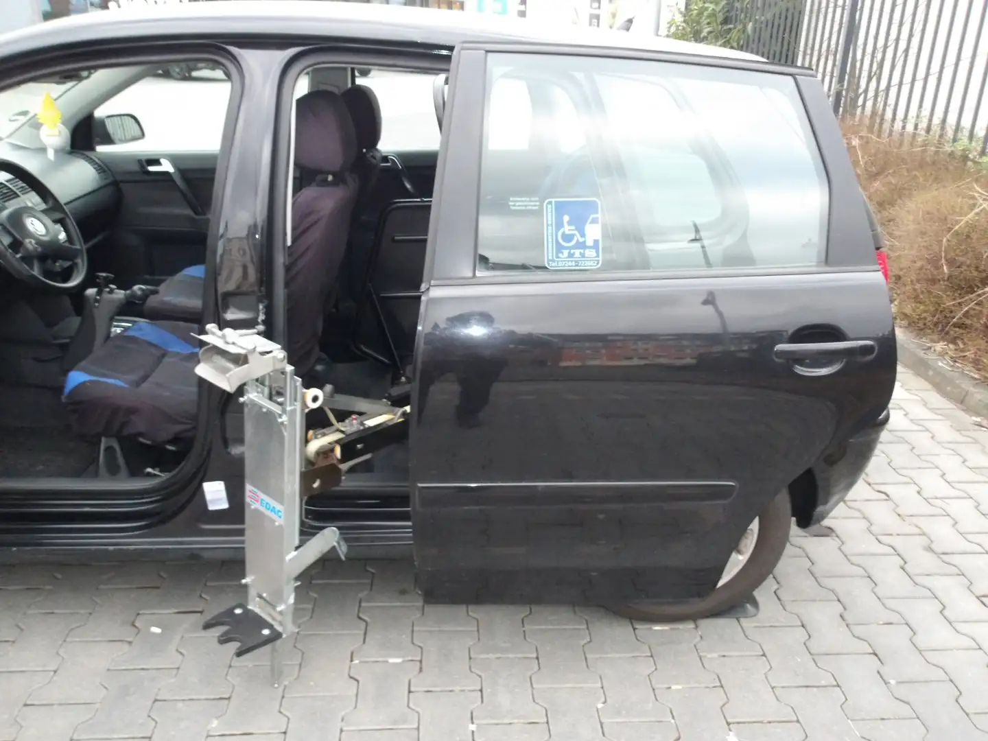 Volkswagen Polo 1.4 Behindert gerecht Polo Black - 1