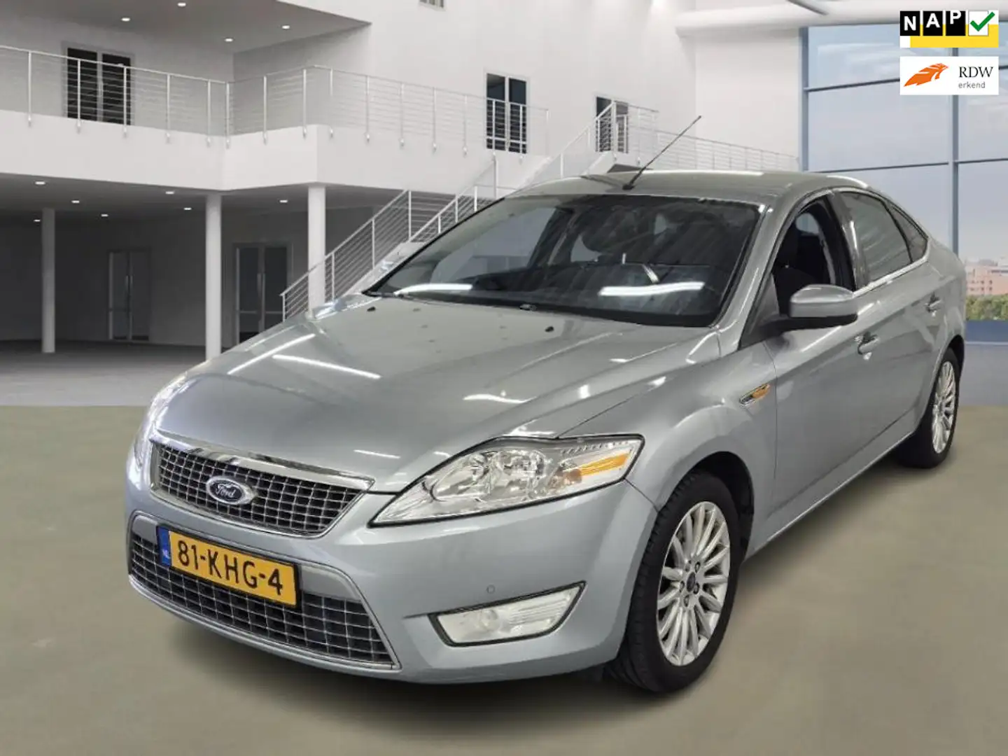 Ford Mondeo 2.0-16V Limited Grau - 1