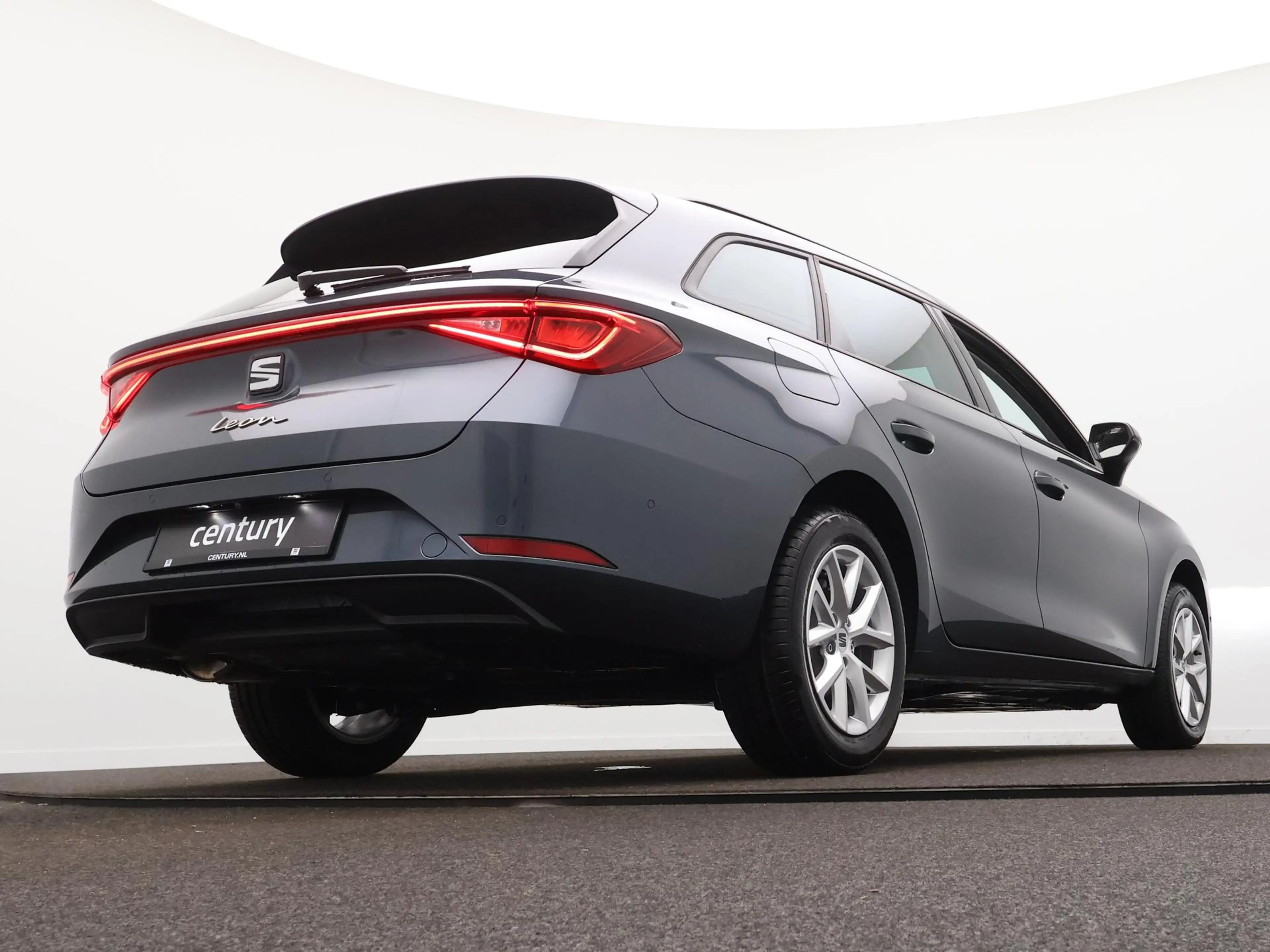 SEAT Leon Sportstourer 1.5 eTSI Style Business Intense — photo 10