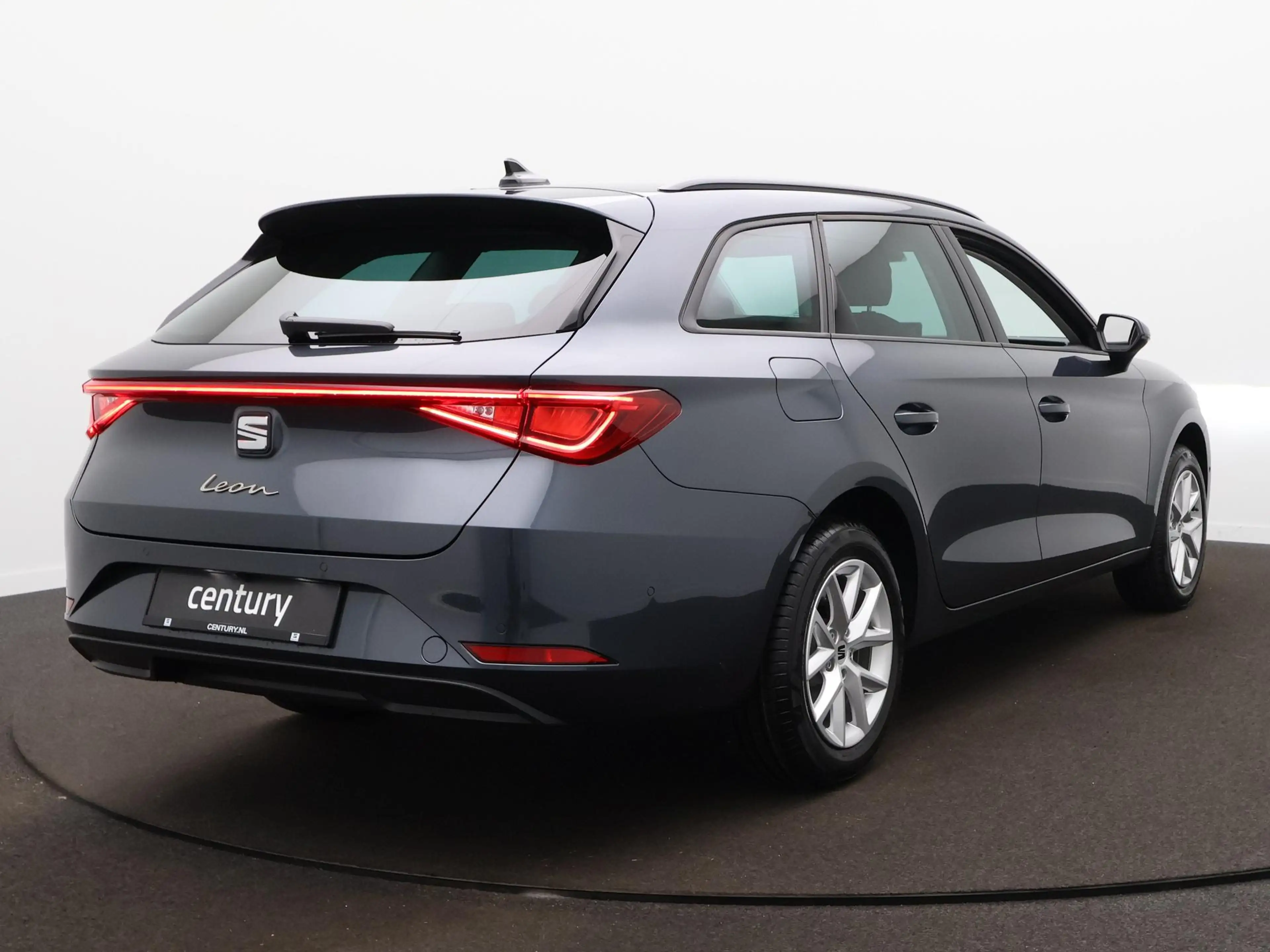 SEAT Leon Sportstourer 1.5 eTSI Style Business Intense — photo 5