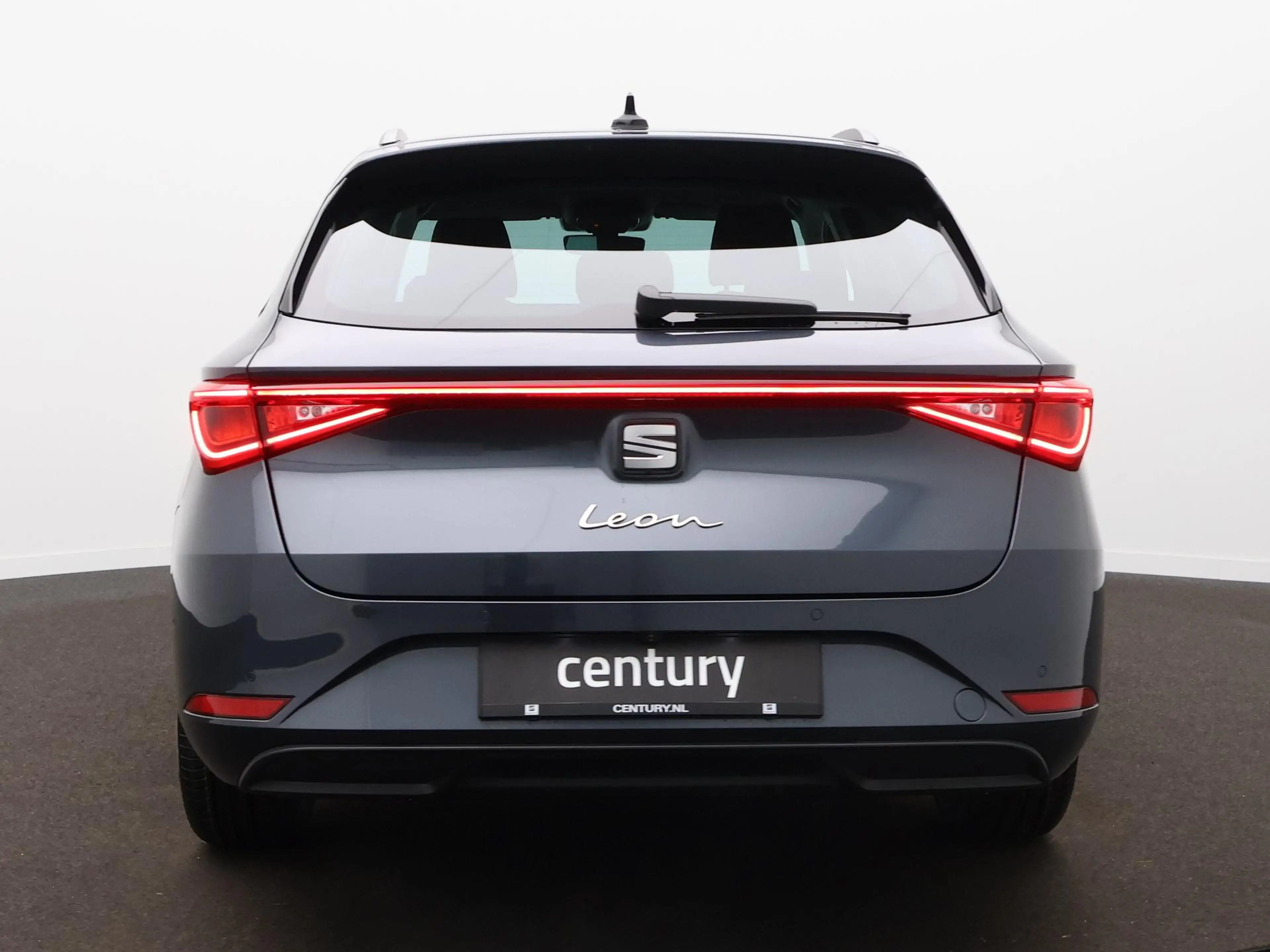 SEAT Leon Sportstourer 1.5 eTSI Style Business Intense — photo 6