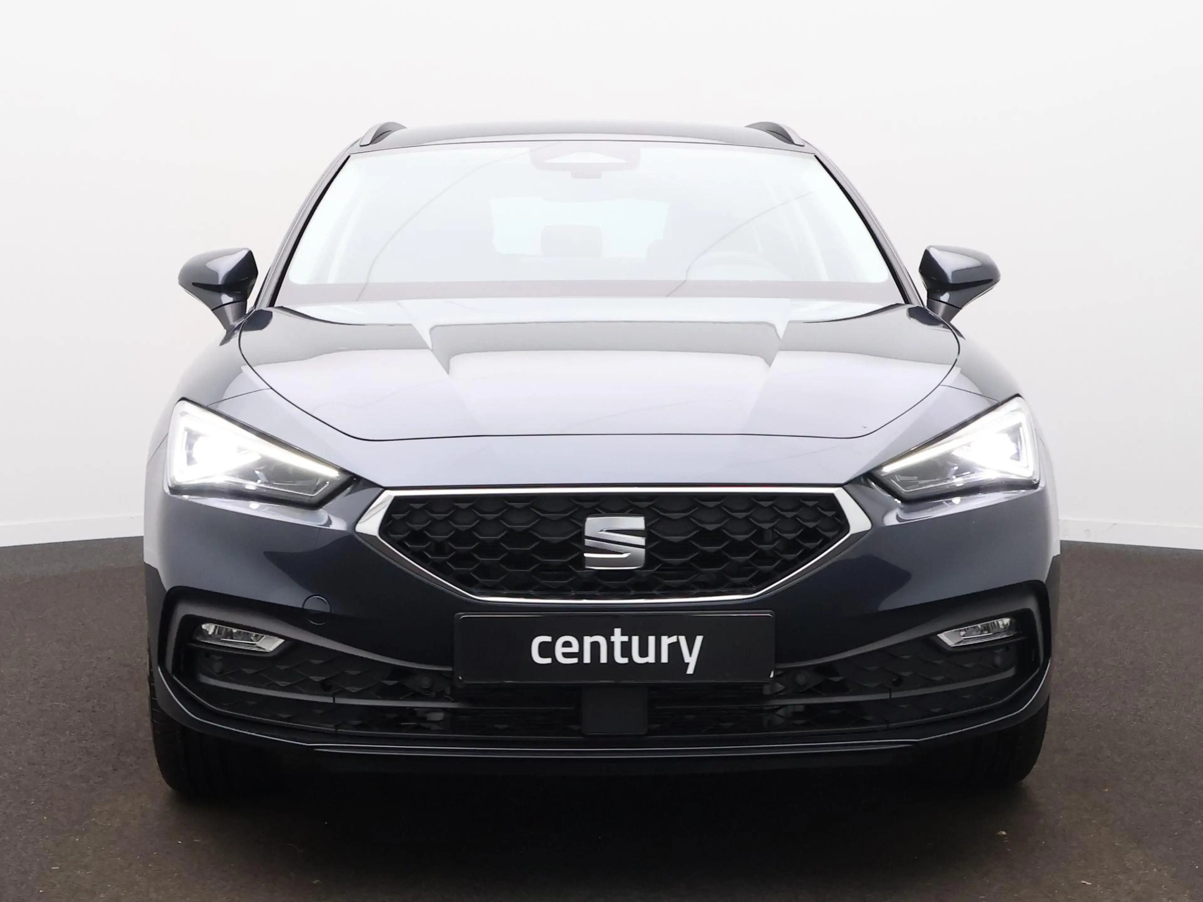 SEAT Leon Sportstourer 1.5 eTSI Style Business Intense — photo 2