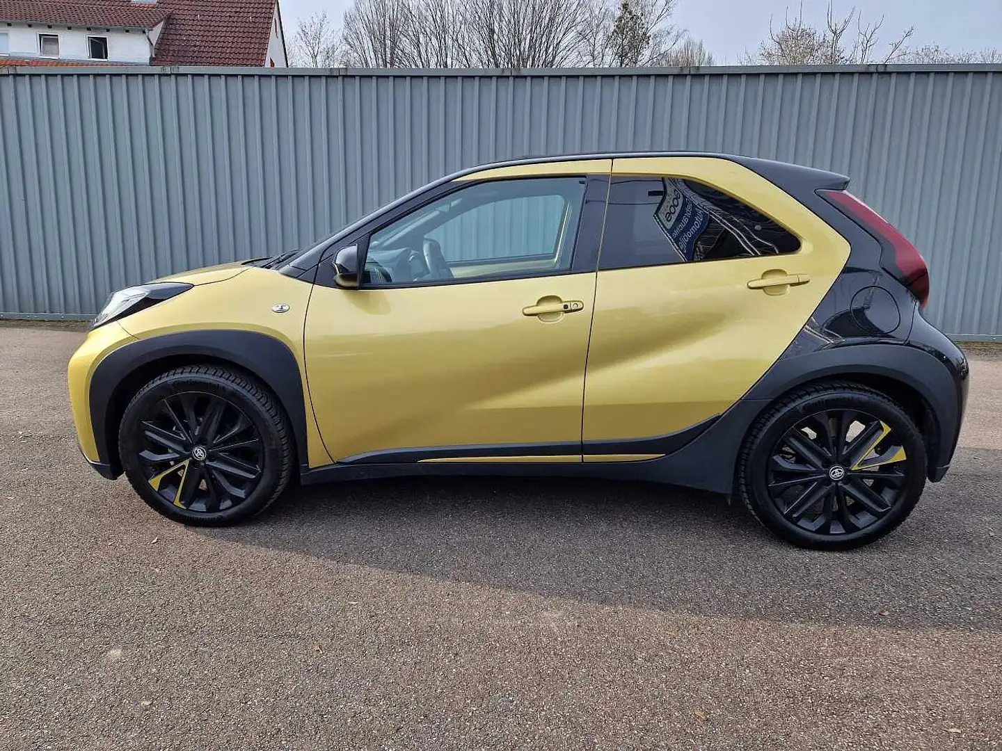 Toyota Aygo X S-CVT Air Prestige Gold - 2