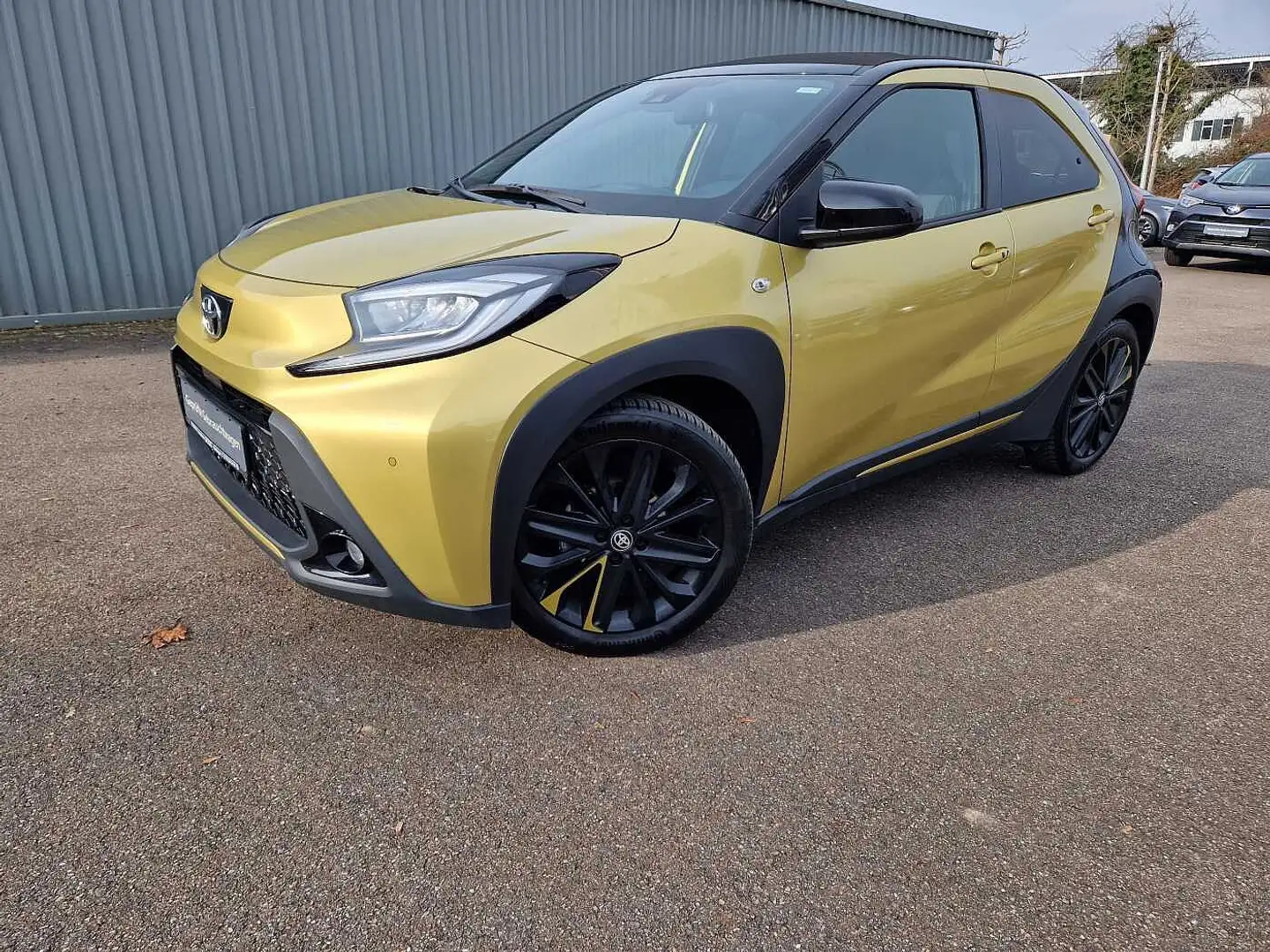 Toyota Aygo X S-CVT Air Prestige Gold - 1