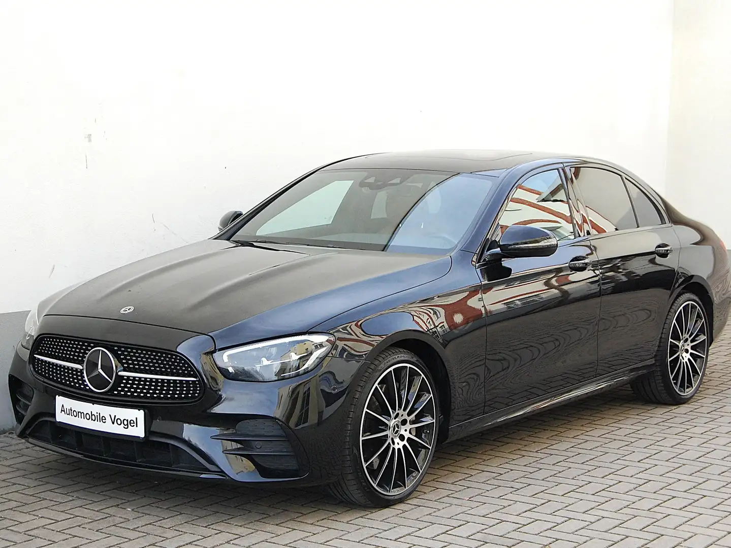 Mercedes-Benz E 400 d 4Matic AMG Line Sportpaket Noir - 1