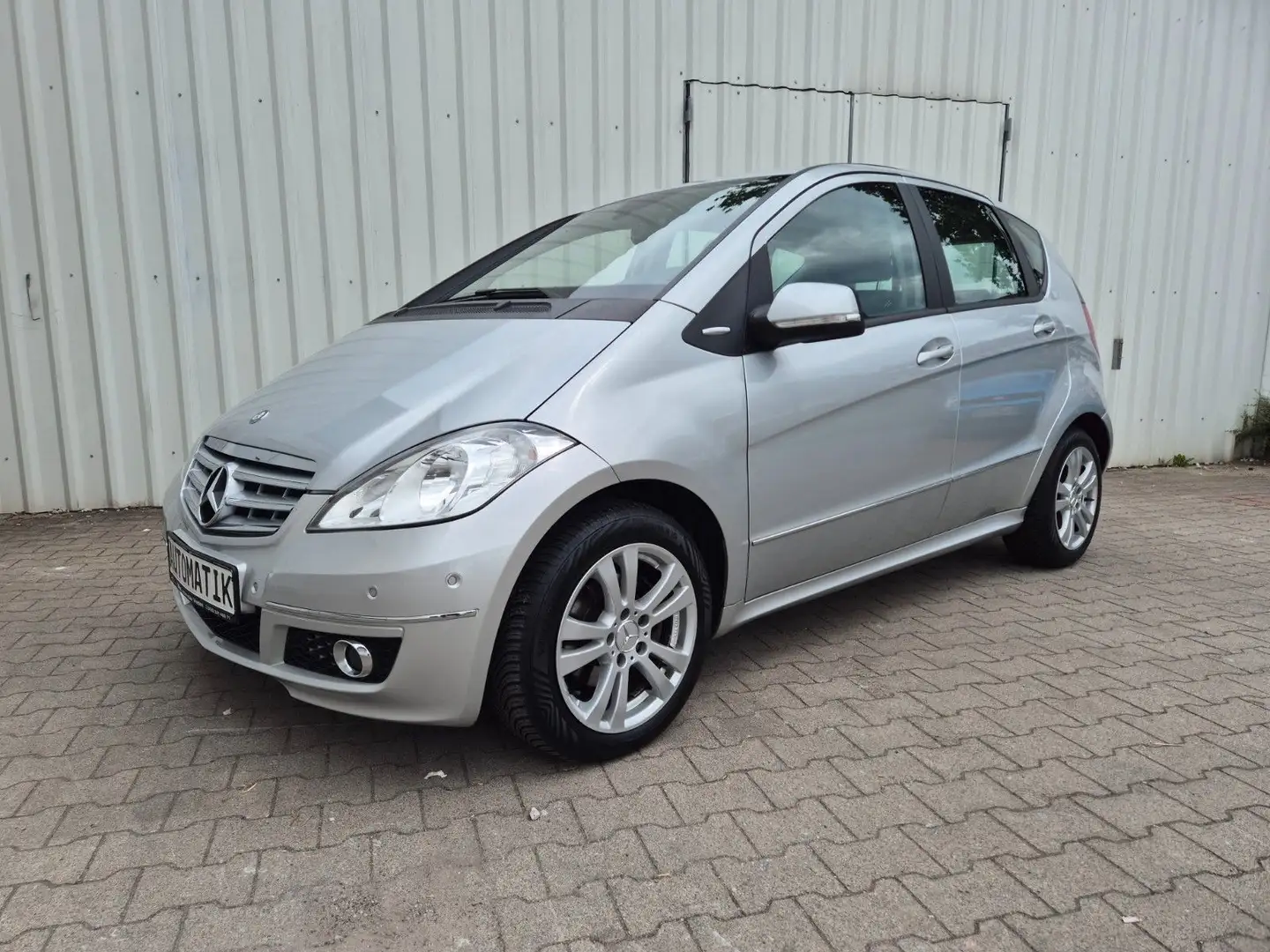 Mercedes-Benz A 180 A -Klasse W 169, AUTOMATIK, NAVI, TEMPOMAT Silber - 1