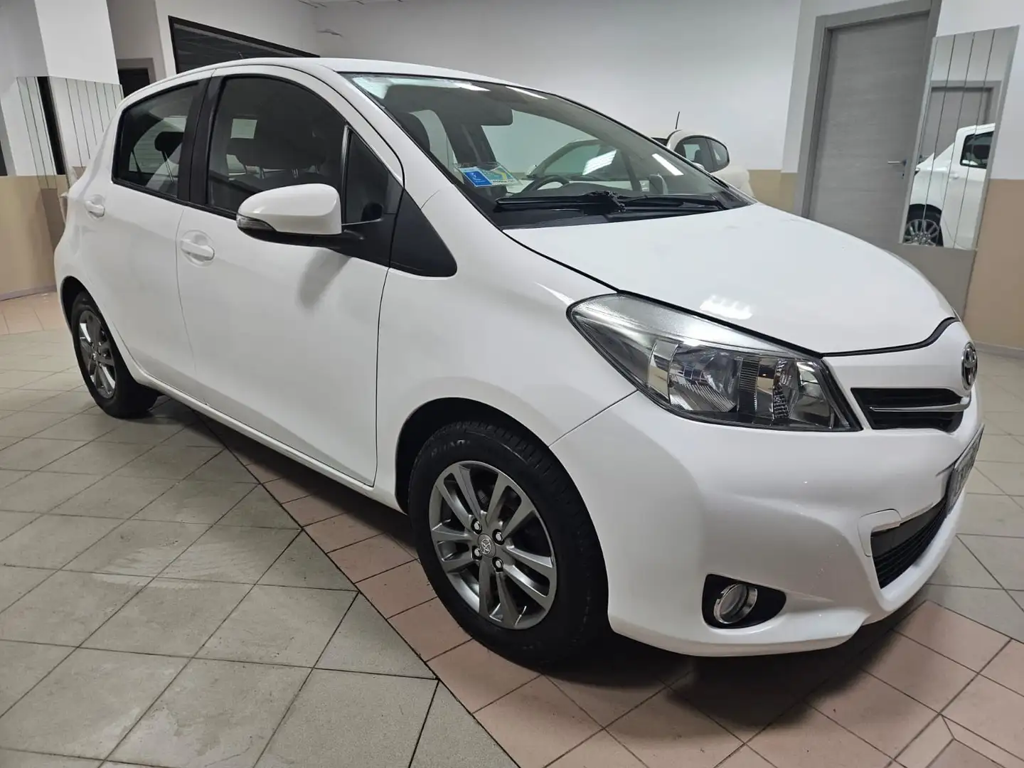Toyota Yaris - 1