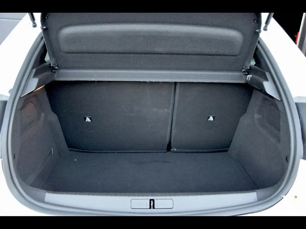 Peugeot 208 CARPLAY | CRUISE | PDC 17