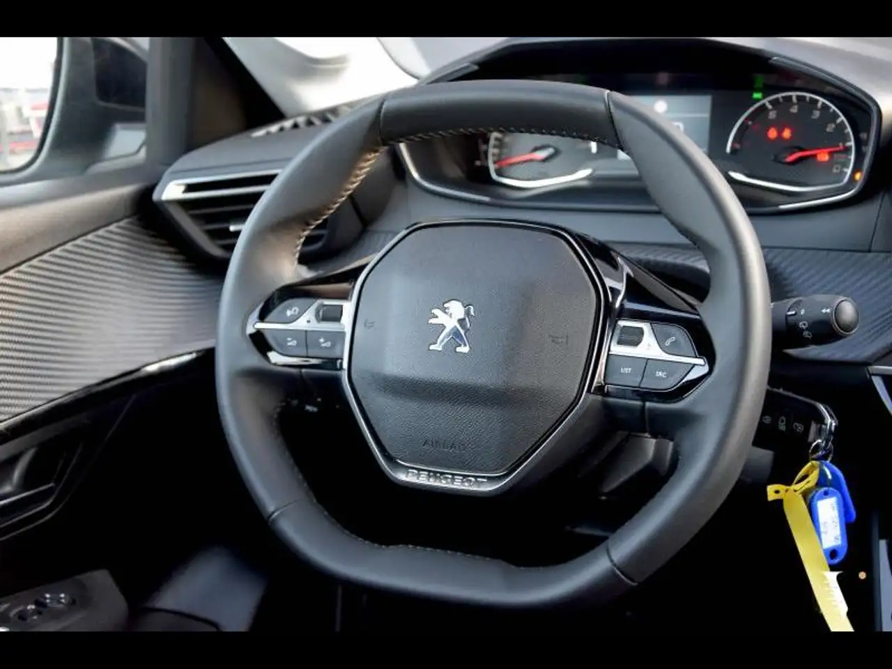 Peugeot 208 CARPLAY | CRUISE | PDC 6