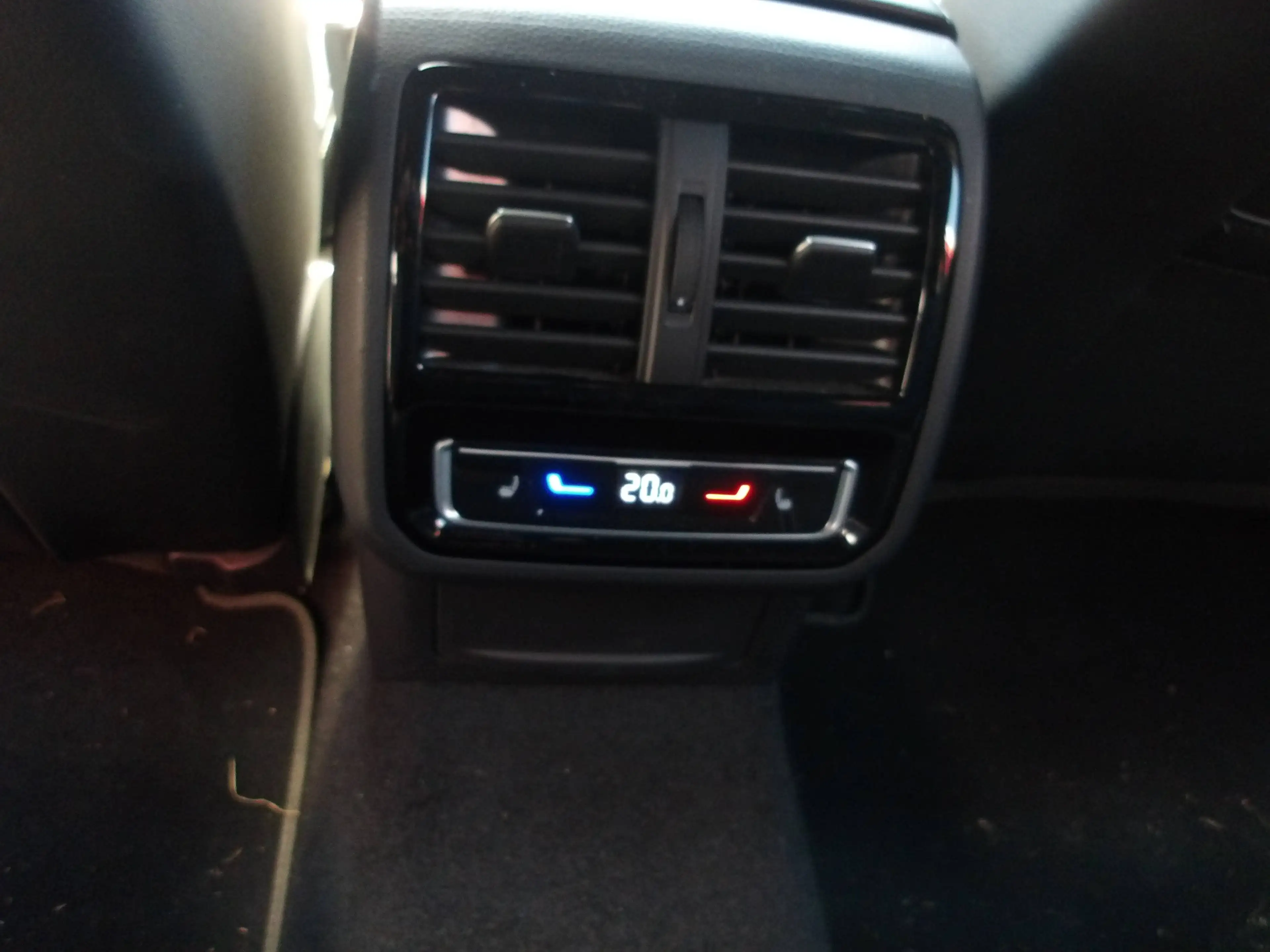 Volkswagen Passat Alltrack Alltrack 4Motion "AHV,Kamera,Webasto" — photo 12