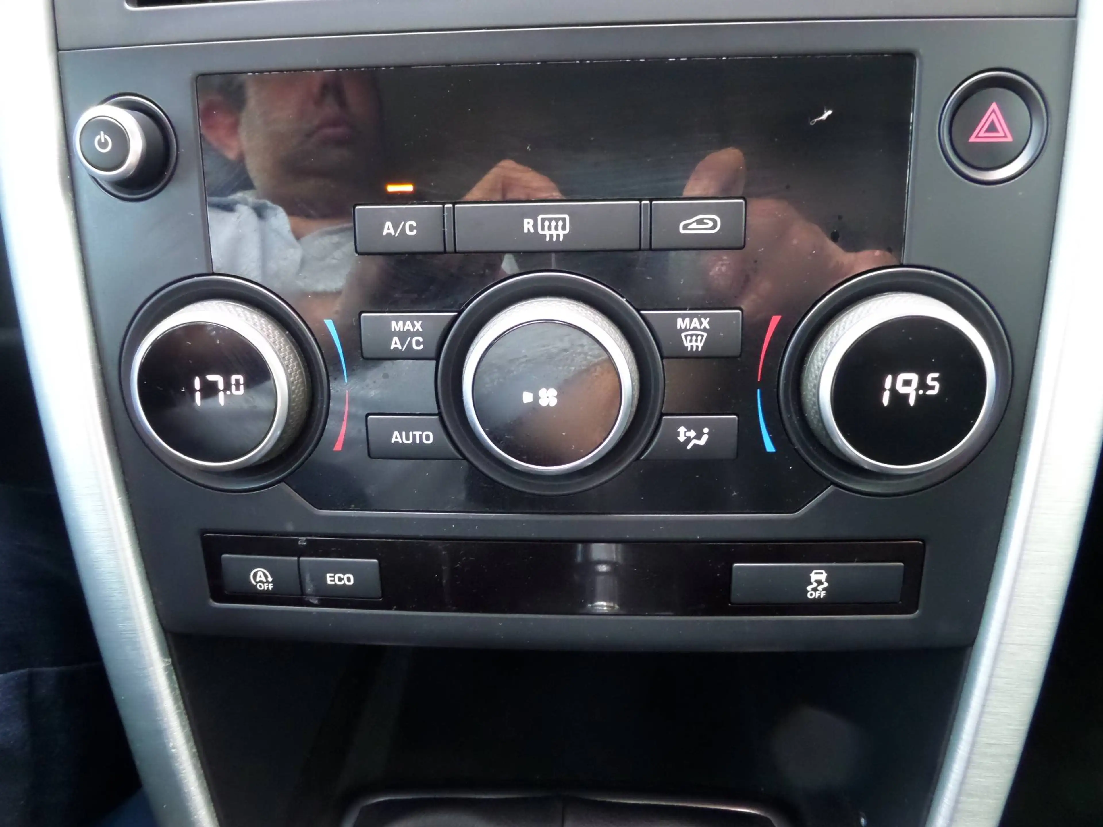 Land Rover Discovery Sport SE AWD+Klimatronic+Xenon+Sound+PDC+Navi+Tempo+1.Hand — photo 13