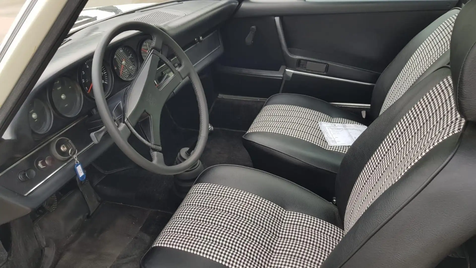 Porsche 911 911 2.4. T Bianco - 1