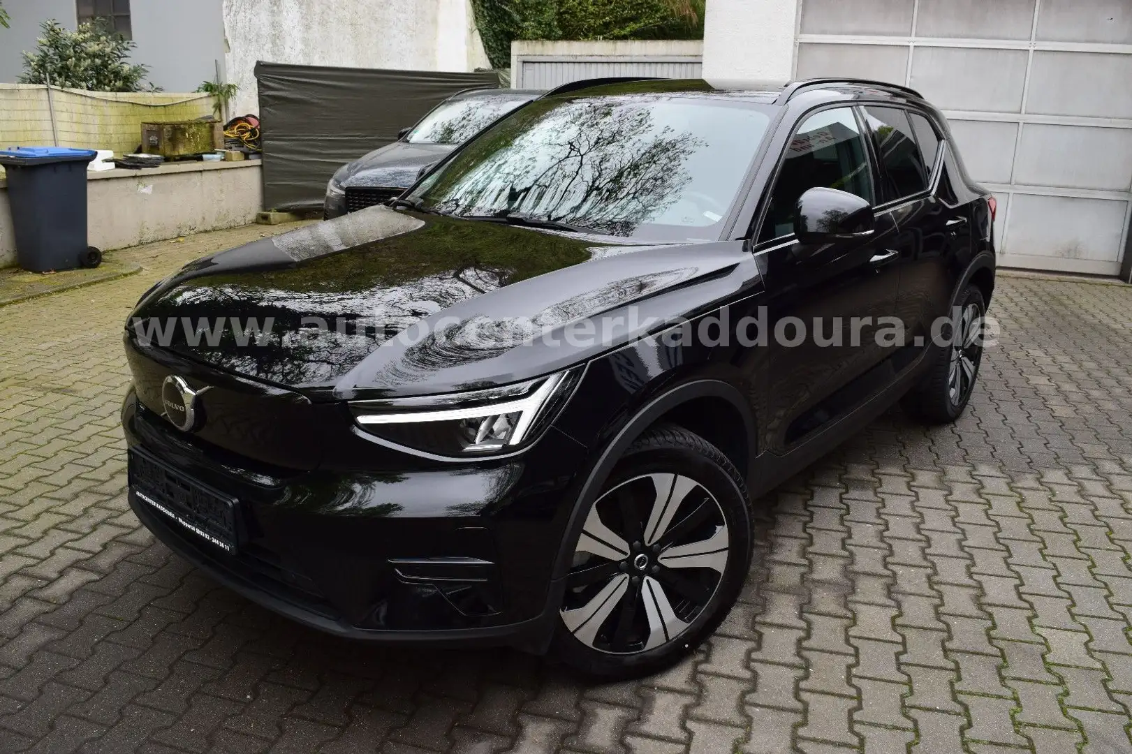 Volvo XC40 Plus RechargePure Electric AWD,Blis+ACC,LED Schwarz - 2