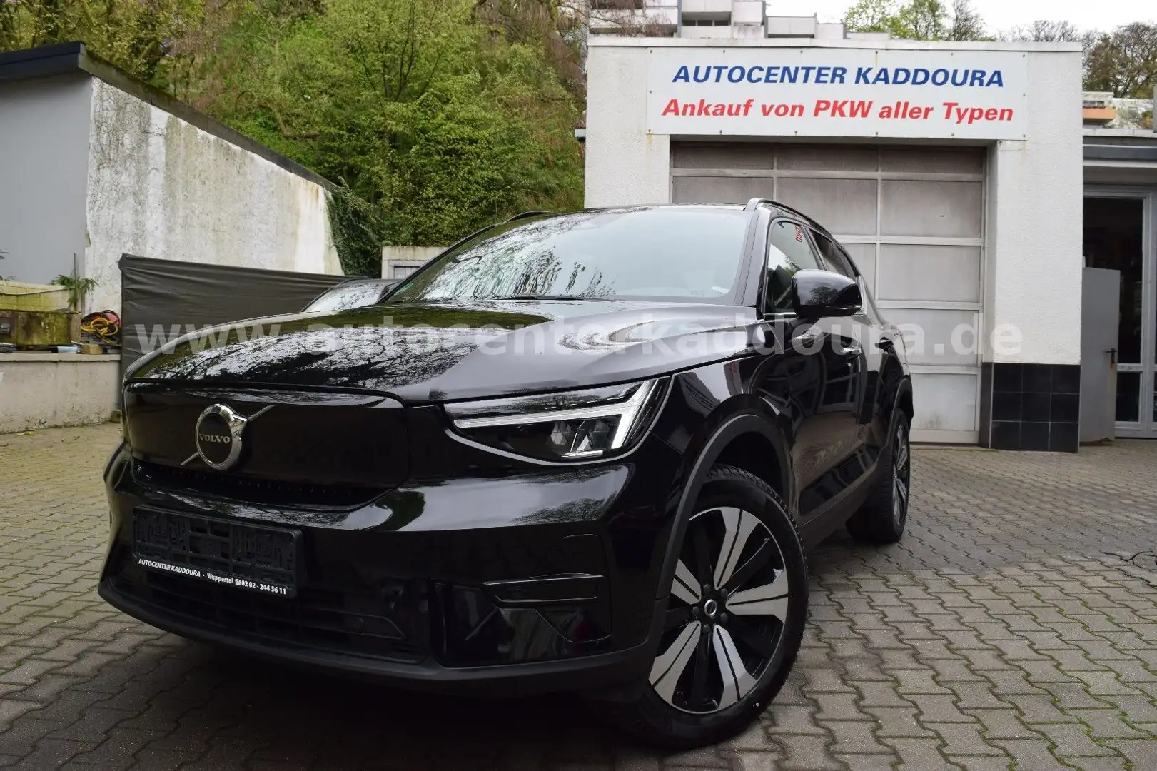 Volvo XC40 Plus RechargePure Electric AWD,Blis+ACC,LED Fekete - 1