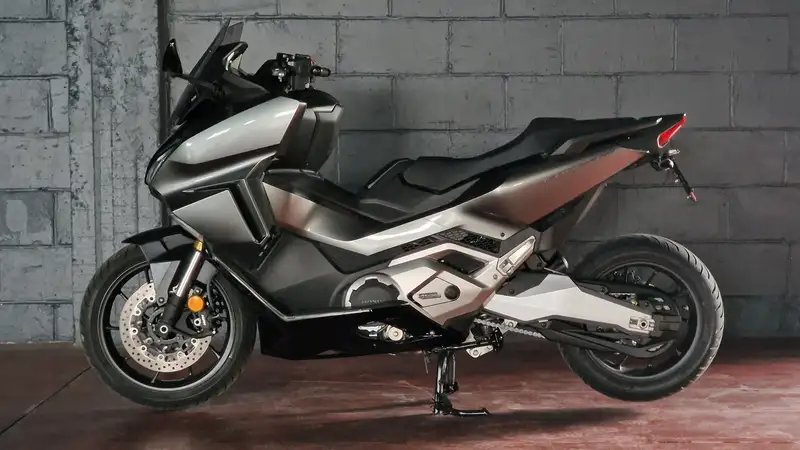 Honda Forza 750 - foto 3