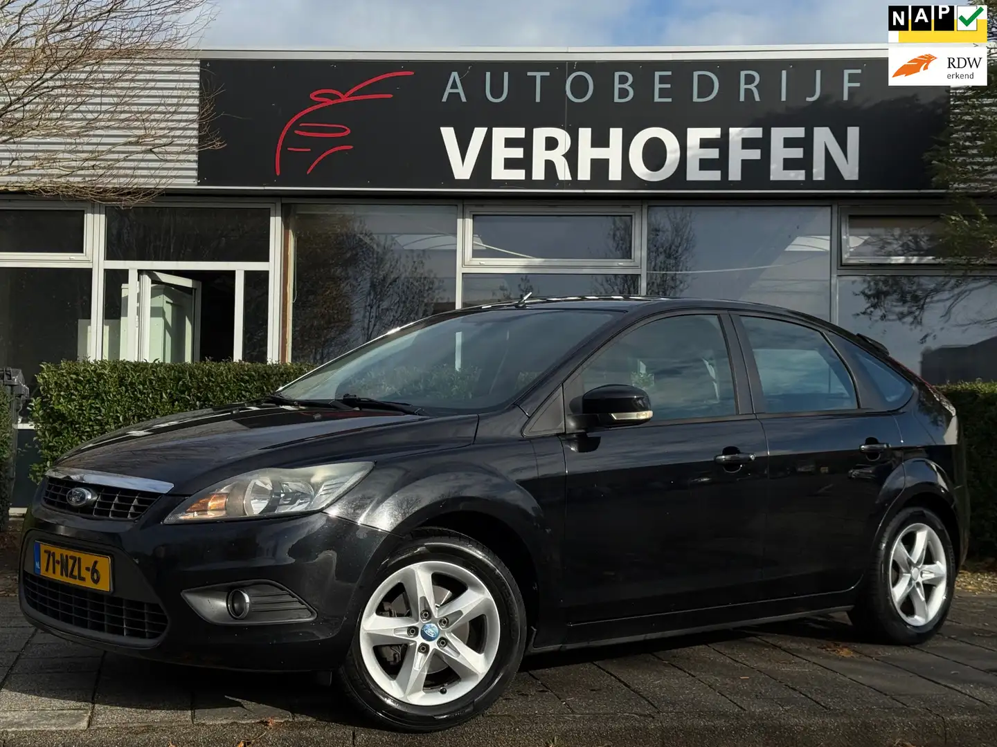 Ford Focus 1.6 Comfort - CRUISE CONTR - CARPLAY - TREKHAAK - Noir - 1