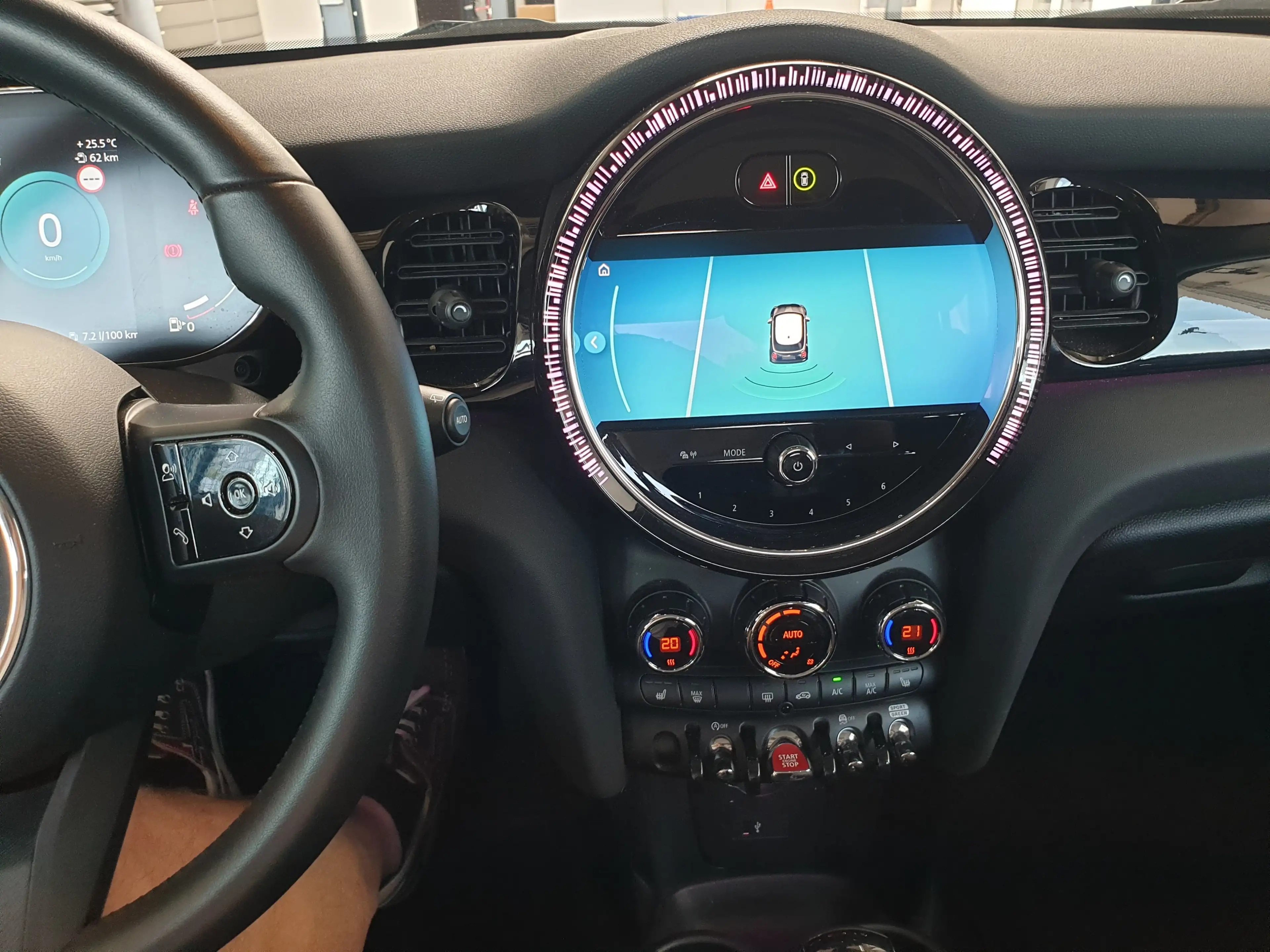 MINI Cooper Essential Trim Aut PDC Tempo DriveAss — photo 14