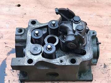 MBE 4000 2005 Engines  / Heads