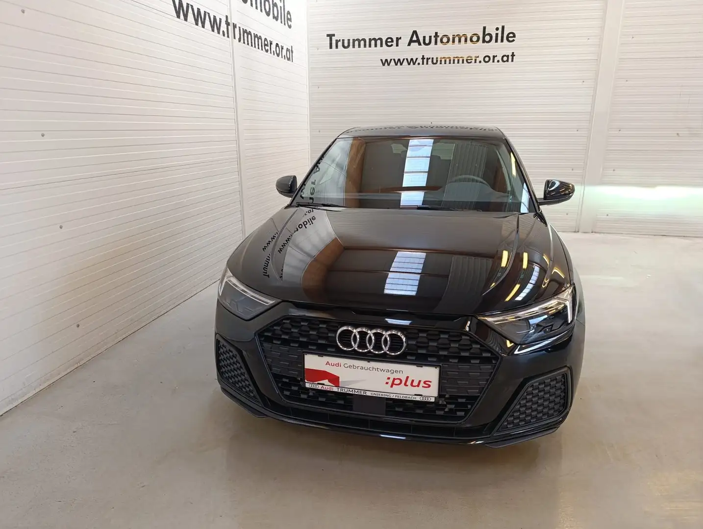 Audi A1 25 TFSI intense Schwarz - 2