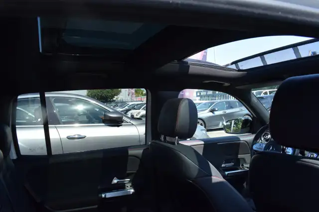 Mercedes-Benz GLB Class view 4