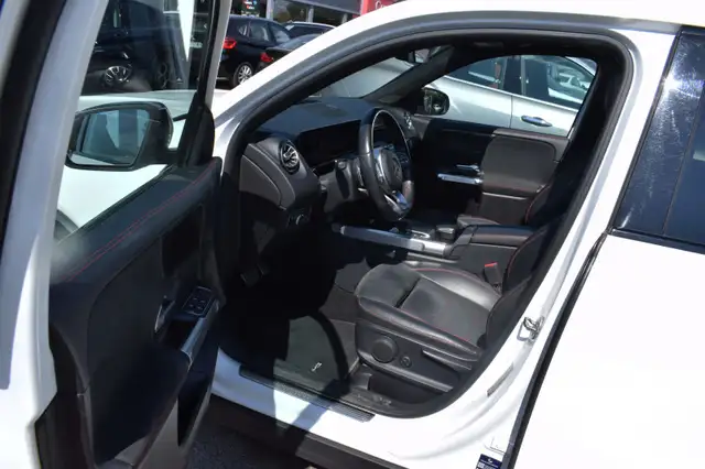 Mercedes-Benz GLB Class view 15