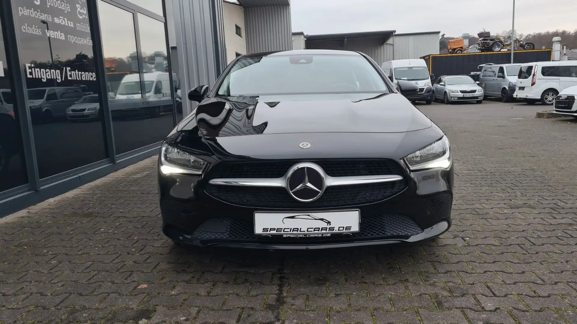 Mercedes-Benz CLA 180 - NAVI - ASSISTS - 8 x ALU Schwarz - 2