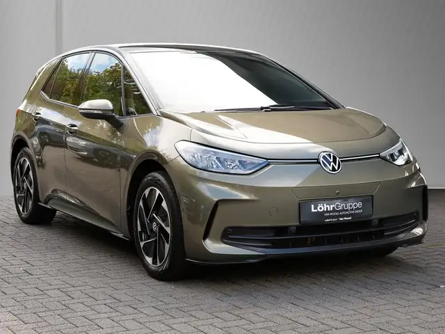 Volkswagen Id.3 view 5