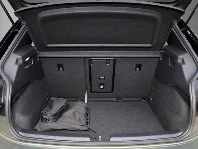 Volkswagen Id.3 view 8