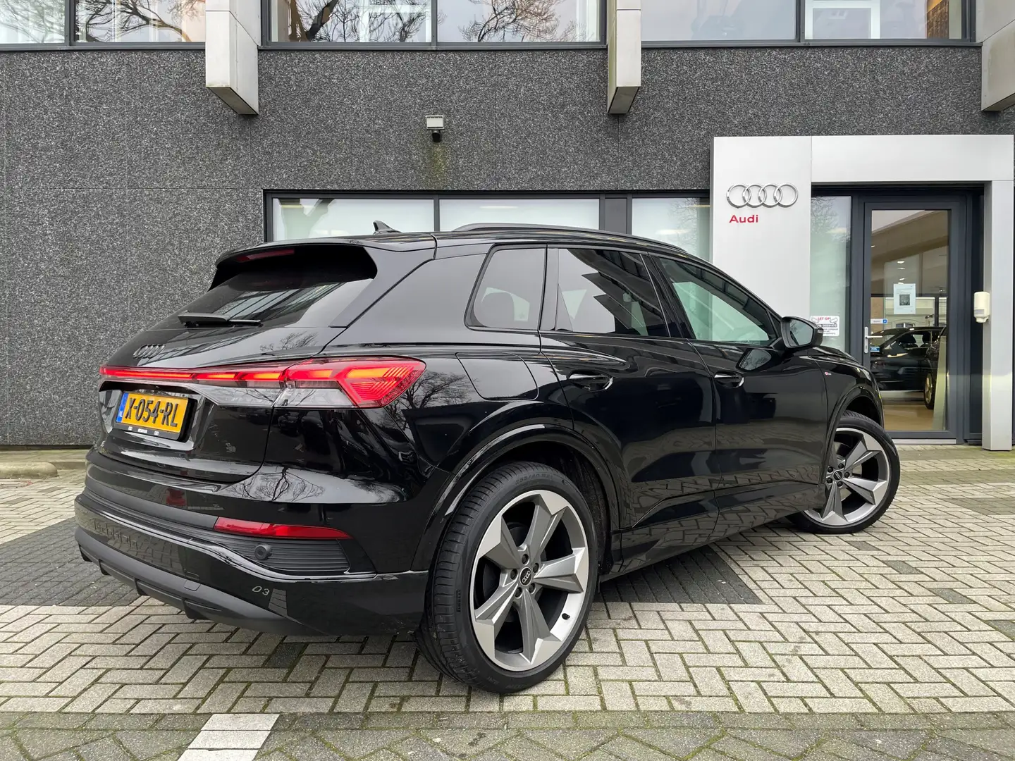 Audi Q4 e-tron 45 S Edition 82 kWh Comfortpakket | Asssistentiepa Zwart - 2