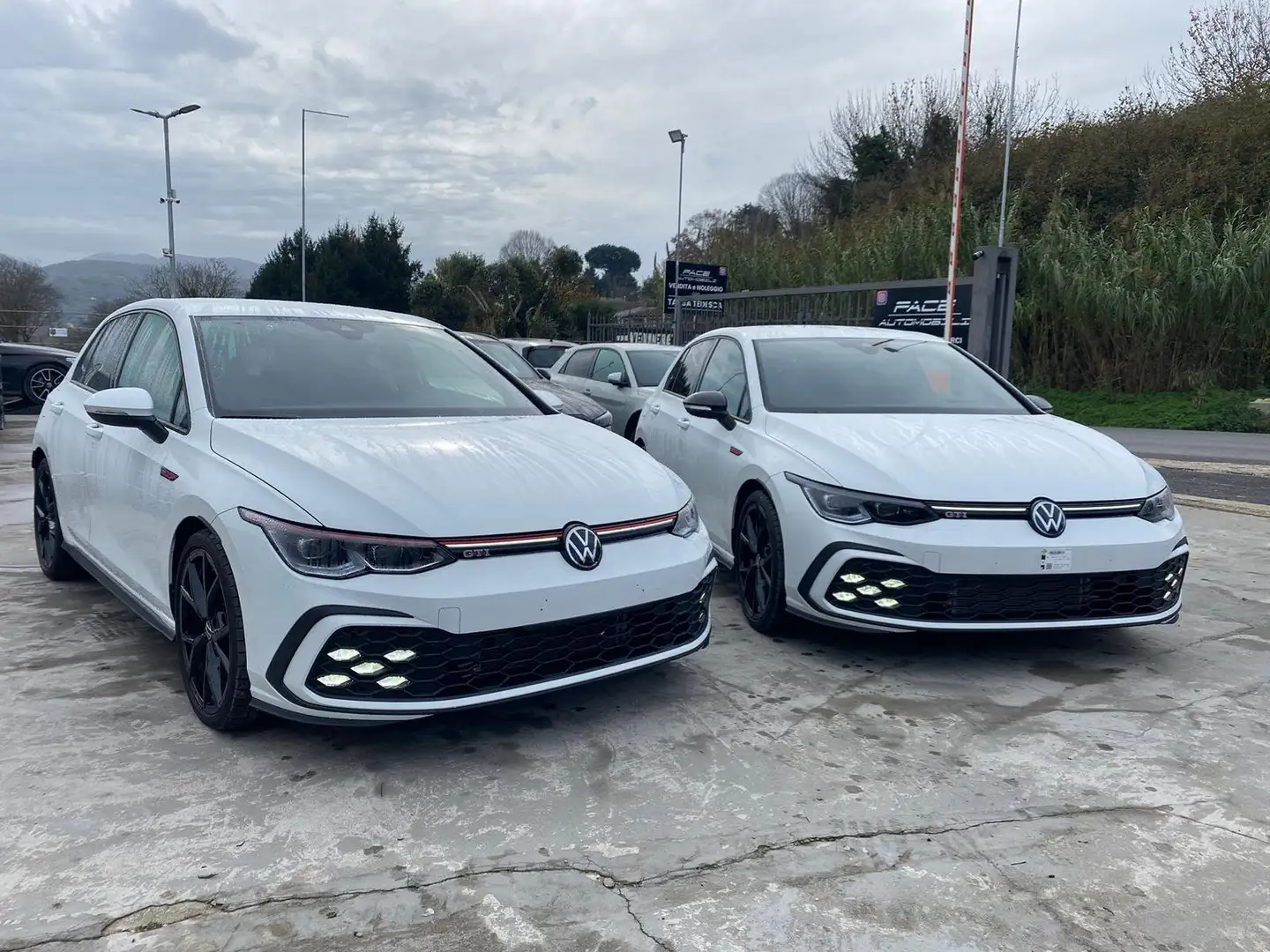 Volkswagen Golf GTI PERFORMANCE BLACK MATRIX PDC CRUISE F1 NAVI 19" Bianco - 2