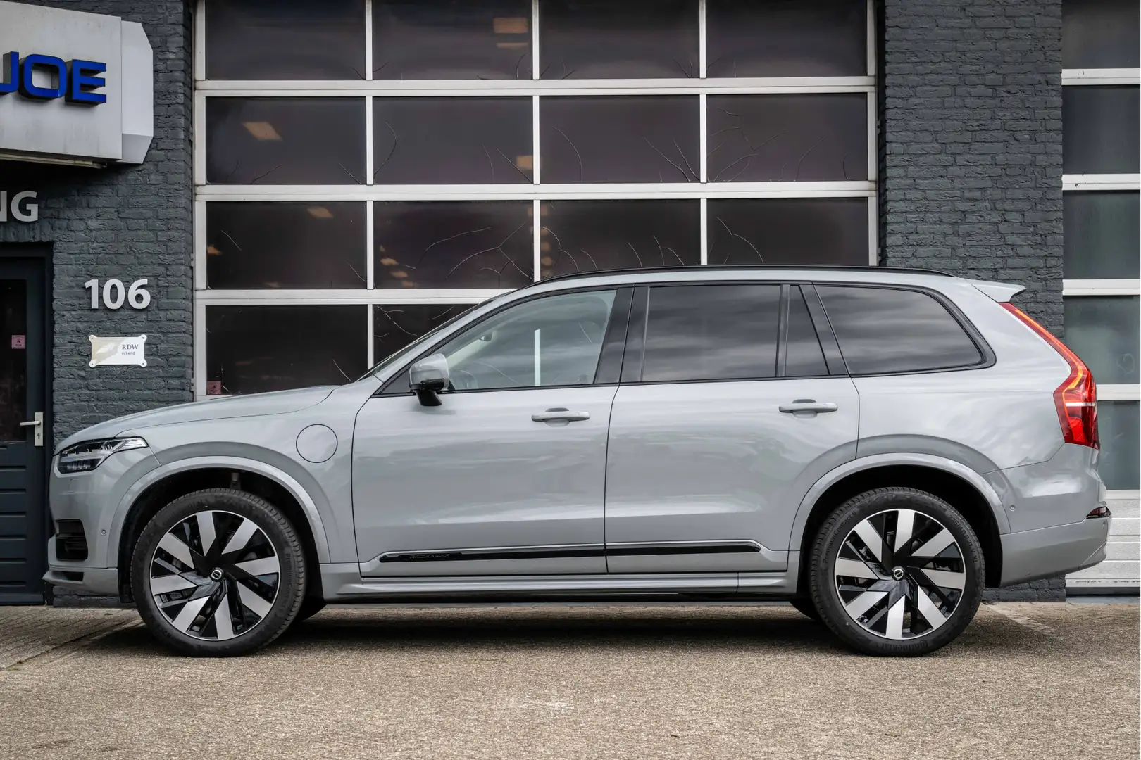 Volvo XC90 2.0 T8 Recharge AWD Ultimate Bright Pano, 7 zitter Gris - 2