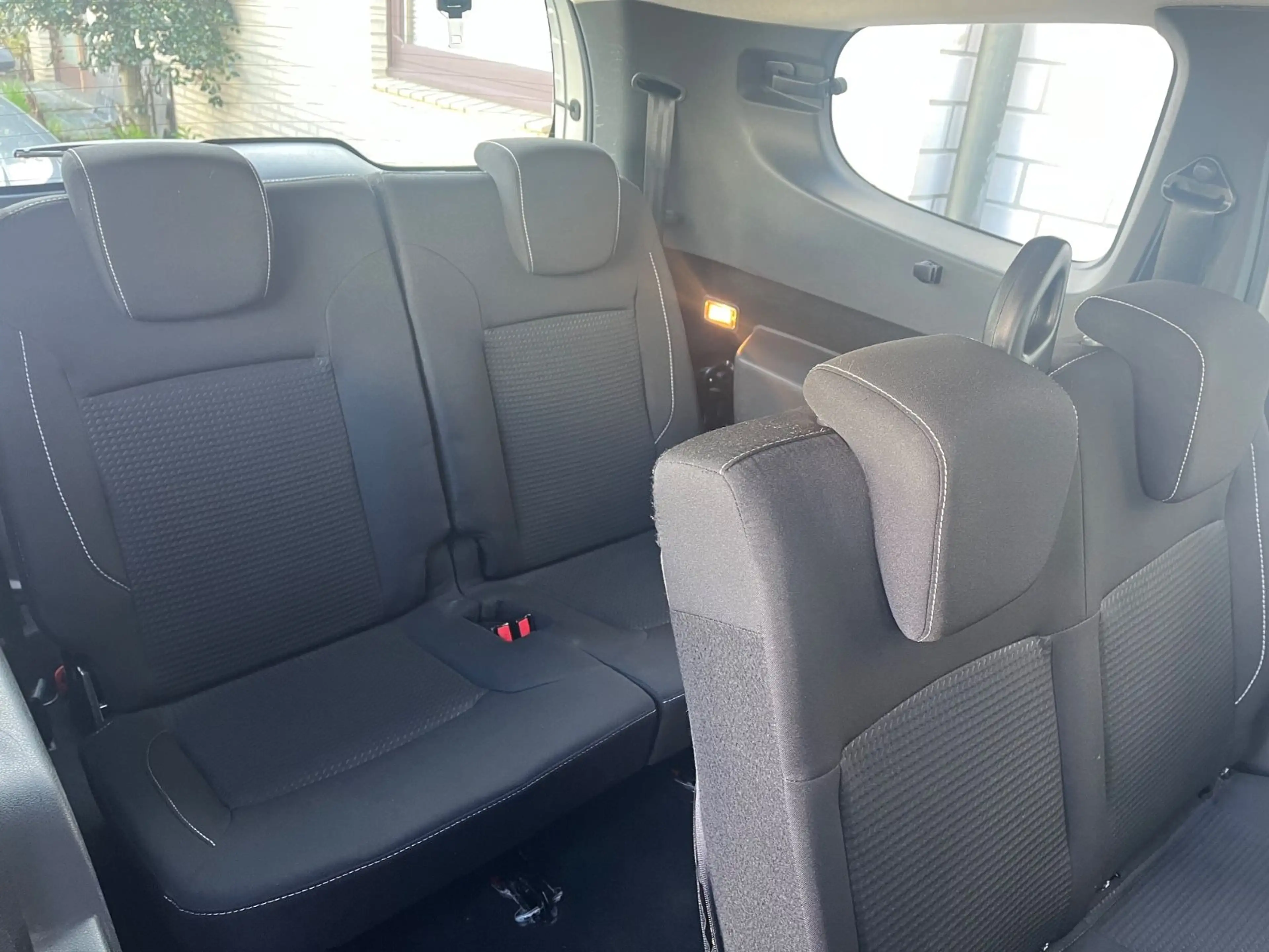 Dacia Lodgy Comfort 7-Sitzer Navi 1.Hand/Scheckheft — photo 15