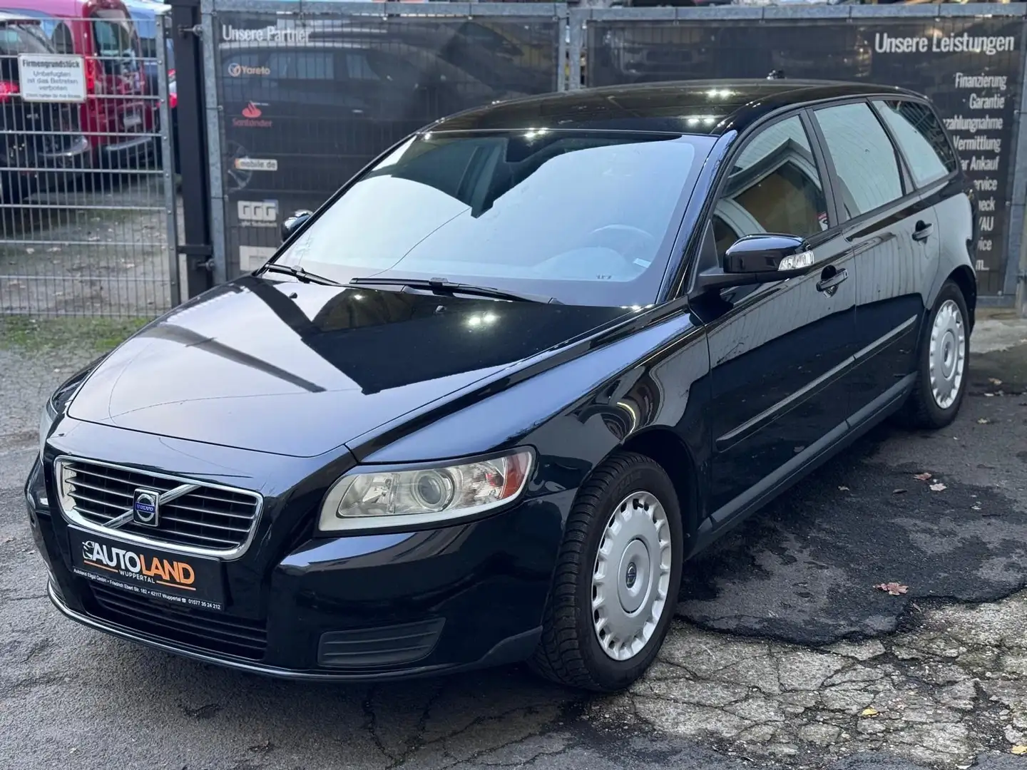 Volvo V50 Kombi 2.0l*KLIMAAUTO*TÜV NEU*SZHG*8x BEREIFT Schwarz - 2