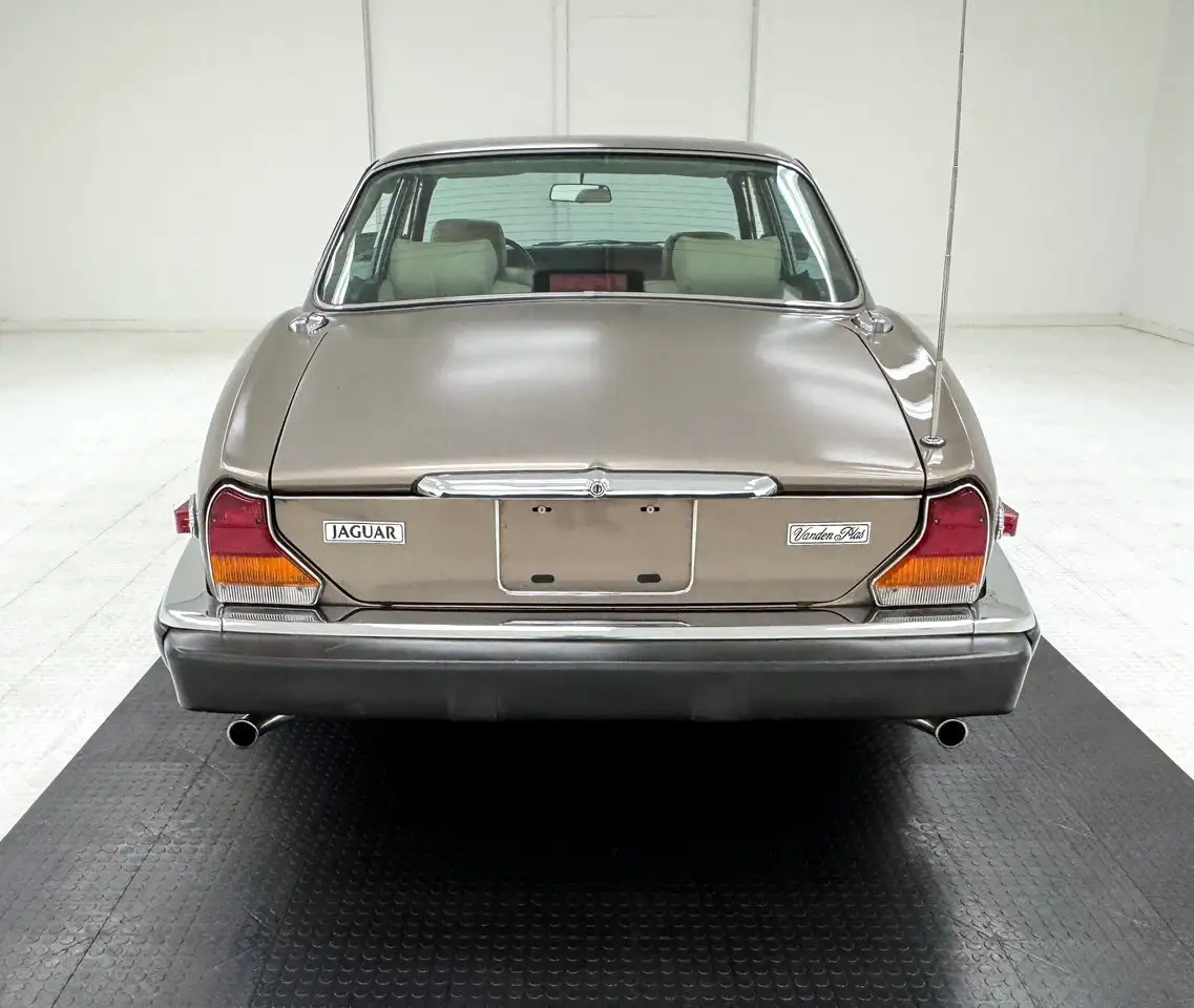 Jaguar XJ6 Vanden Plas 4 Door Saloon, foto 4