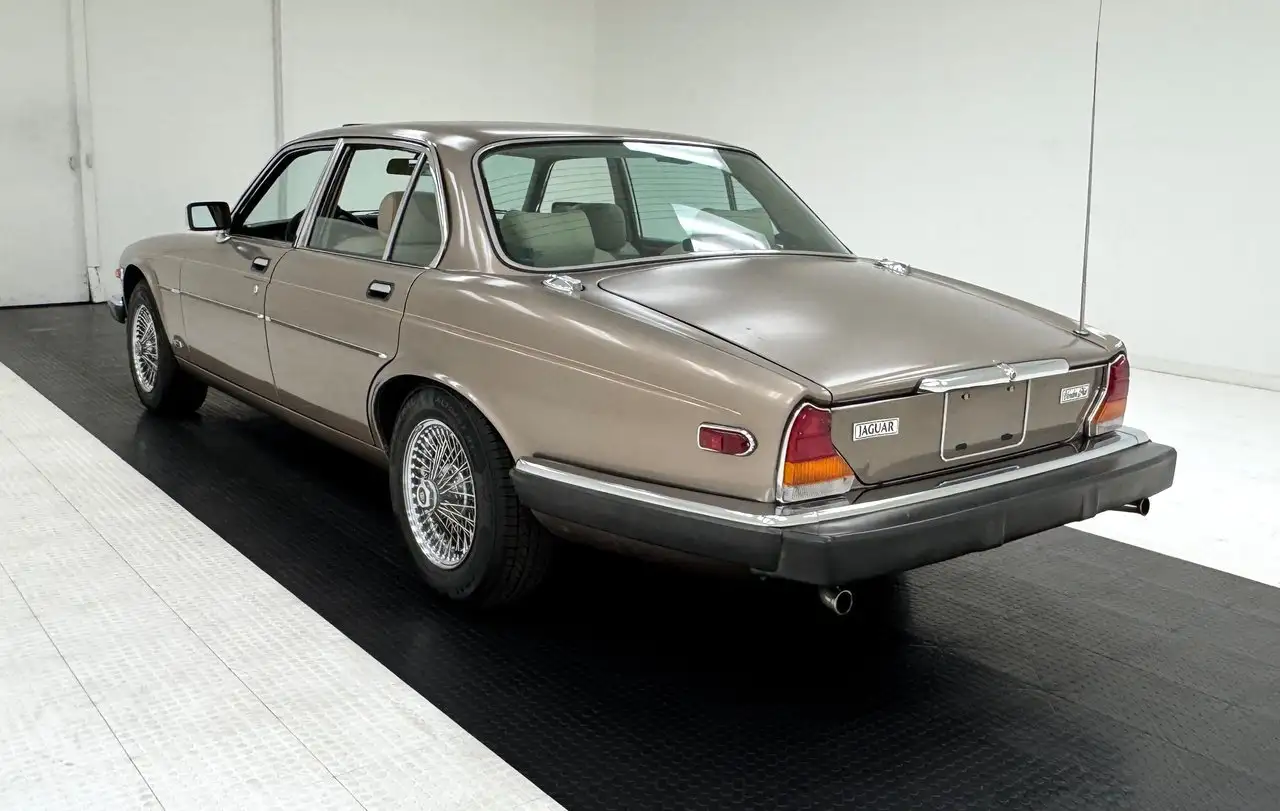Jaguar XJ6 Vanden Plas 4 Door Saloon, foto 3