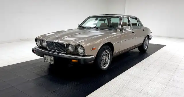 Jaguar XJ6 Vanden Plas 4 Door Saloon