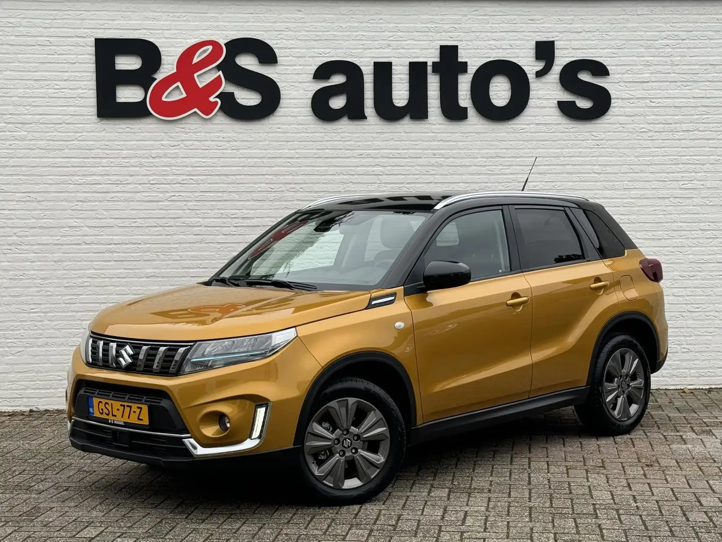 Suzuki Vitara 1.4 Boosterjet Rhino Edit Smart Hybrid Led Camera Geel - 1