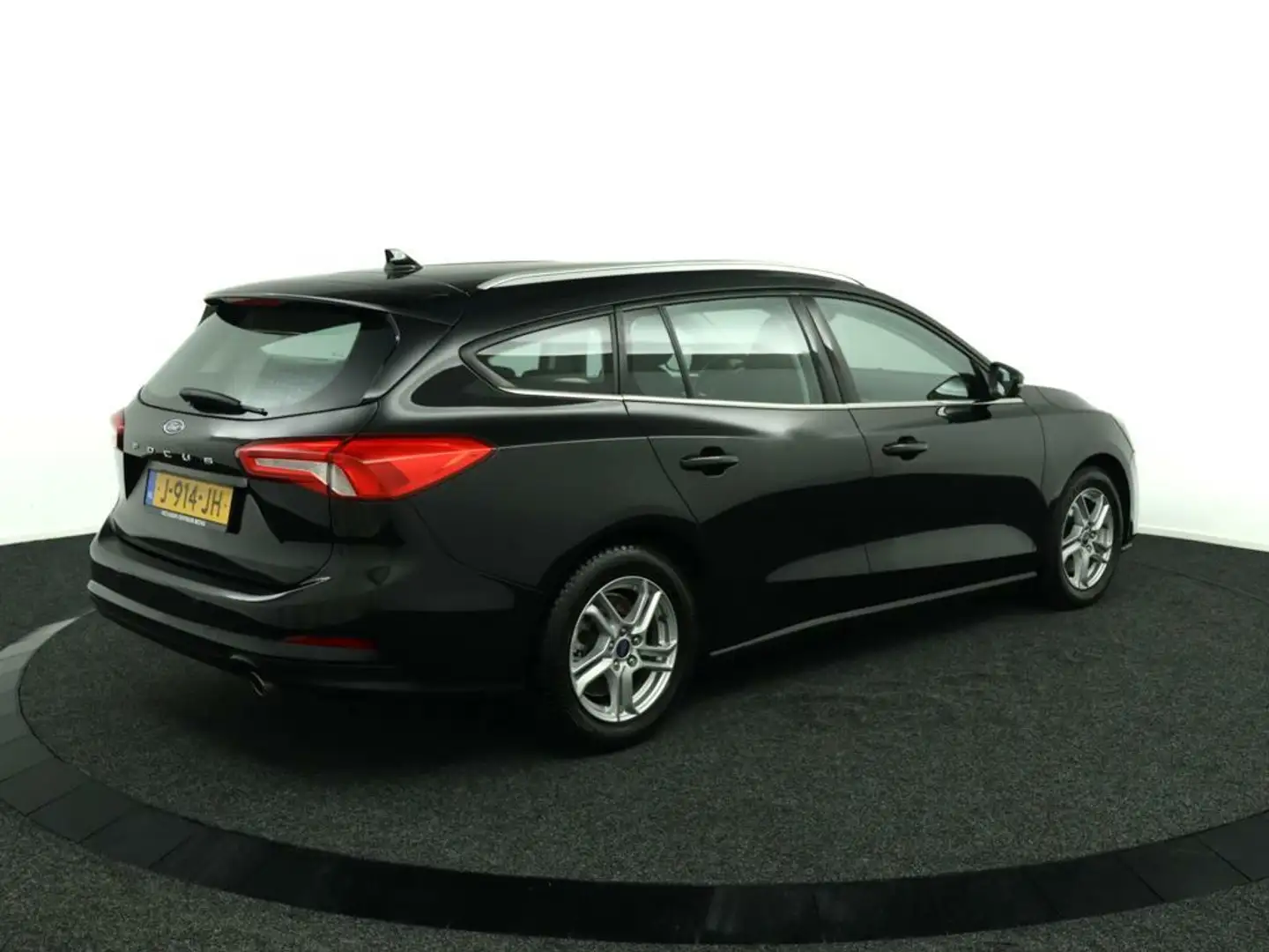 Ford Focus Wagon 1.0 EcoBoost Trend Edition Business | Apple Zwart - 2