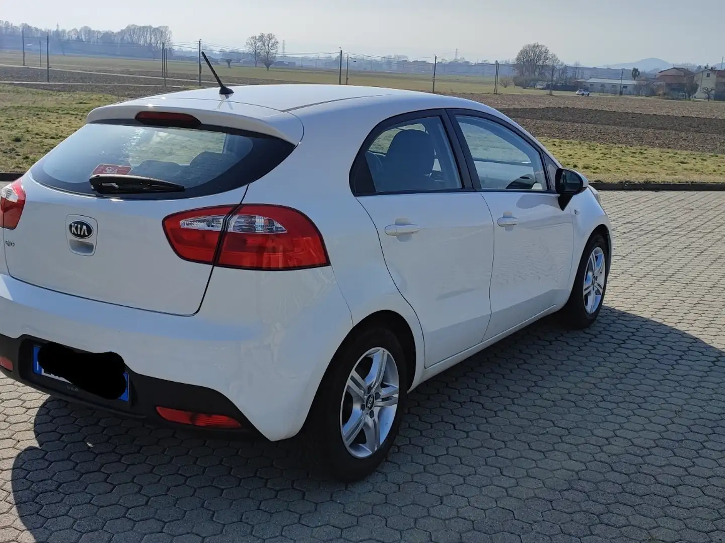 Kia Rio 5p 1.2 Active eco-dynamics gpl Bianco - 2