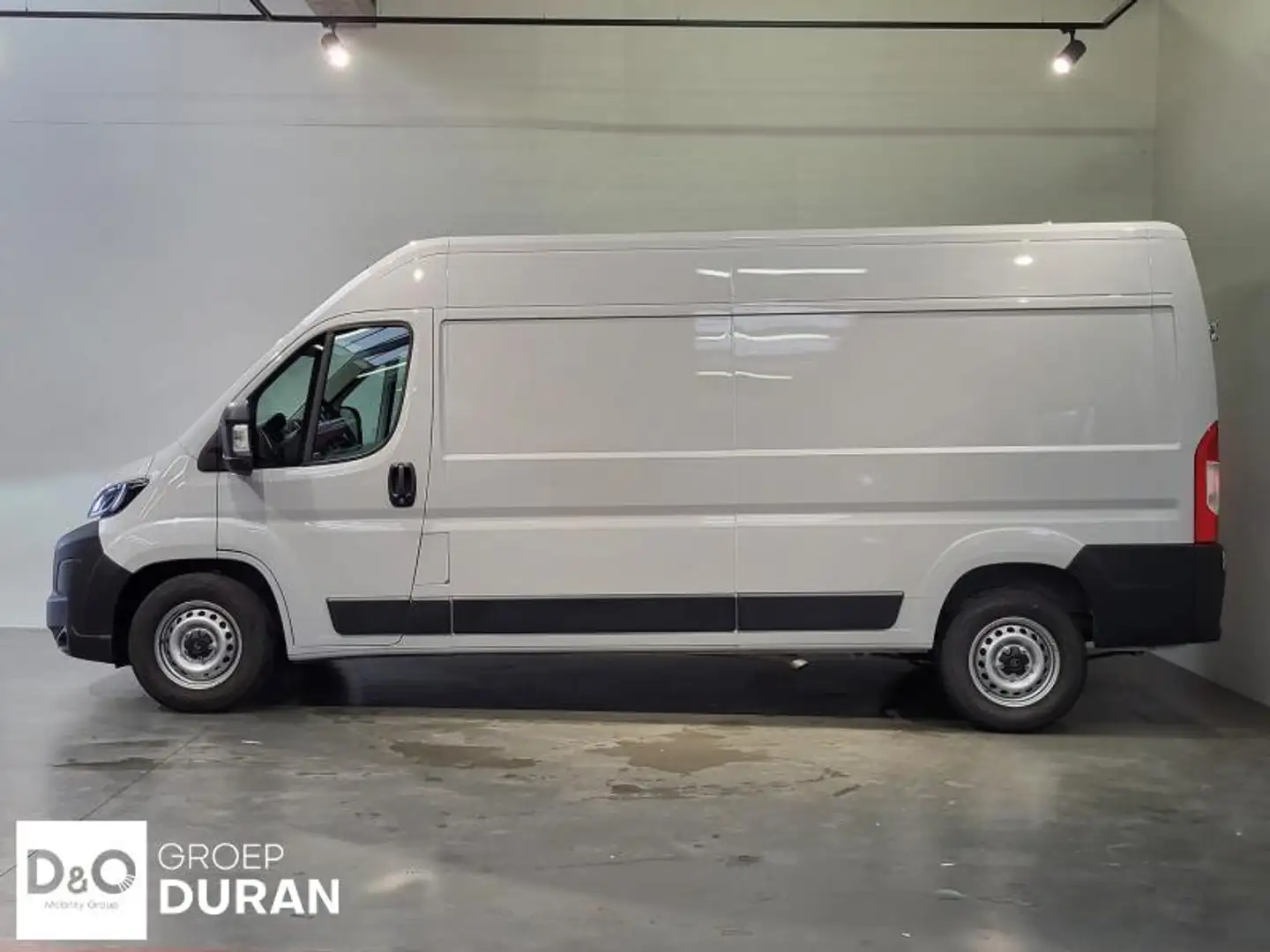 Citroen Jumper L3H2 435 2.2 BlueHDi AT8 Grijs - 2