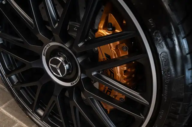 Mercedes-Benz SL view 14