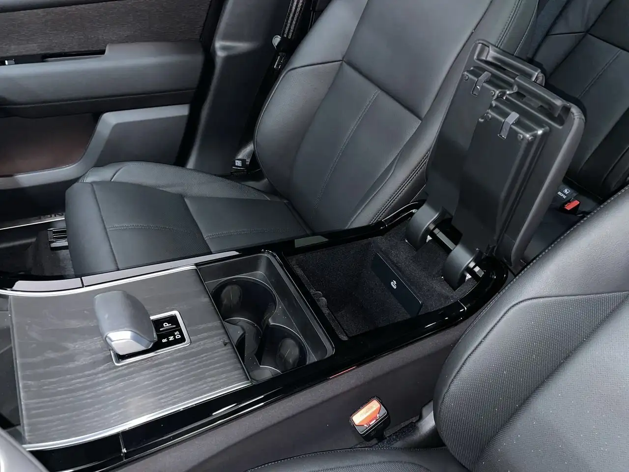 Land Rover Range Rover Velar снимка Land Rover Range Rover Velar