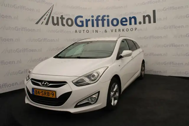 Hyundai i40 Wagon 1.6 GDI Blue Business Edition loopt op 3-cil