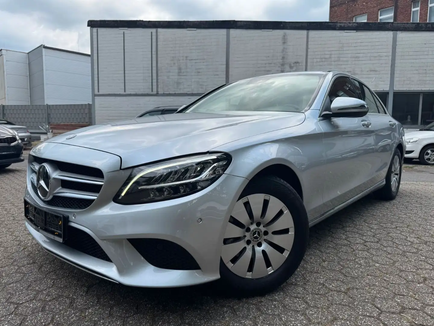 Mercedes-Benz C 200 9G-TRONIC Facelift EQ Silber - 2
