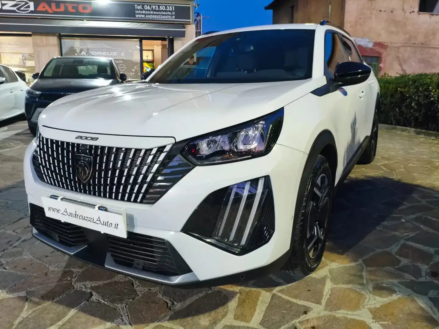 Peugeot 2008 II 2023 1.2 puretech Allure s&s - 1