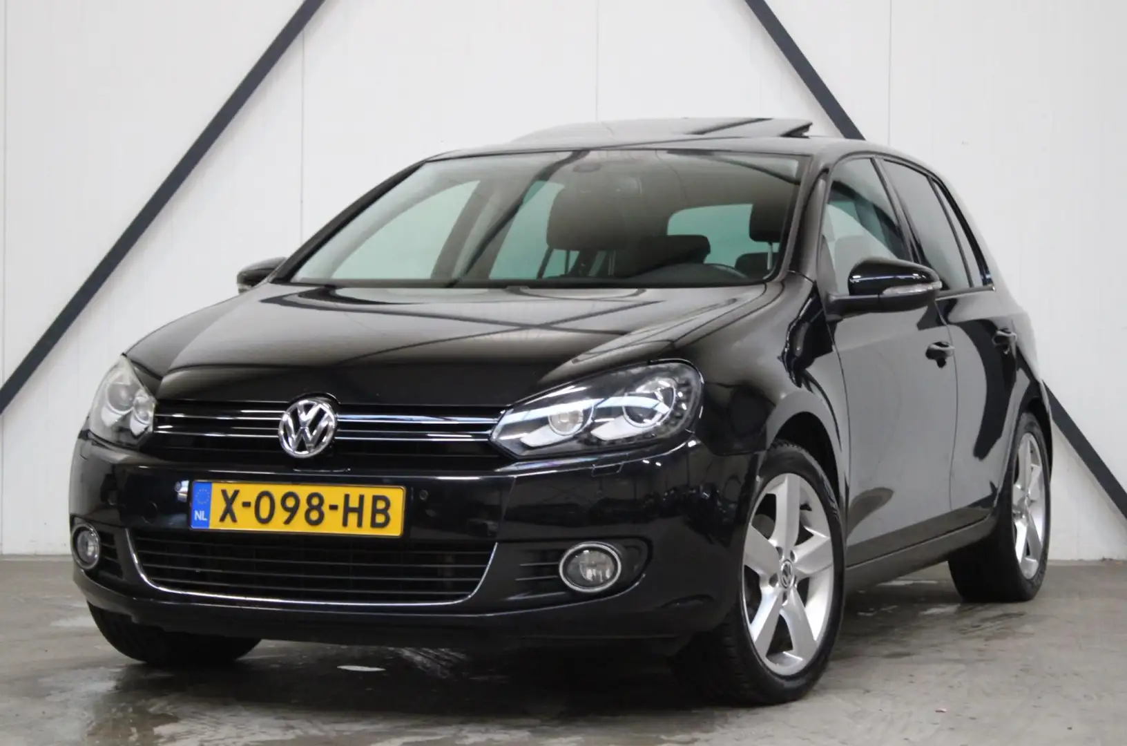 Volkswagen Golf 1.2 TSI Highline l Dakraam l Xenon l LED Zwart - 1