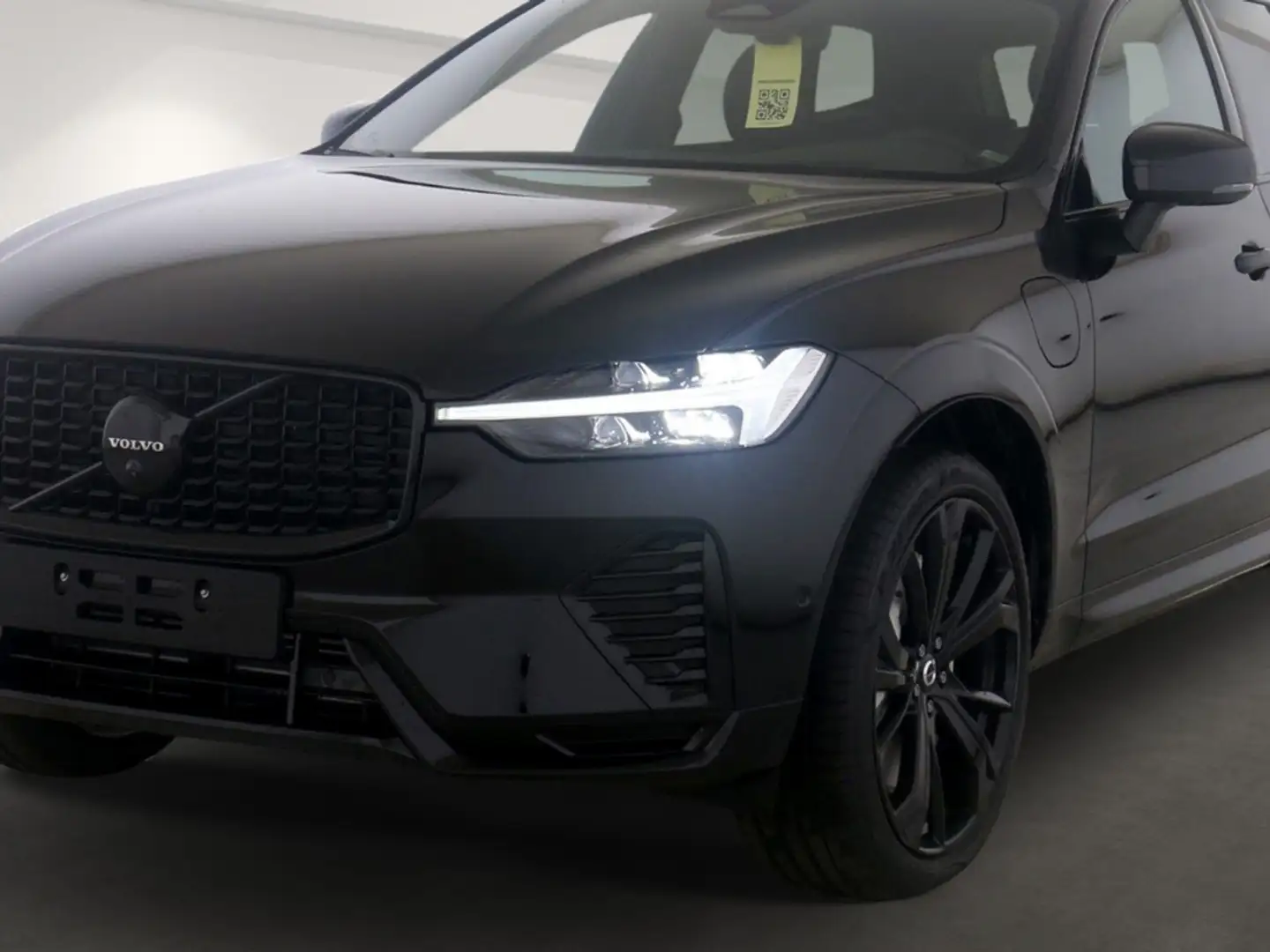 Volvo XC60 T8 Plus Black Edition Recharge Plug-In Hybrid EU6e Schwarz - 2