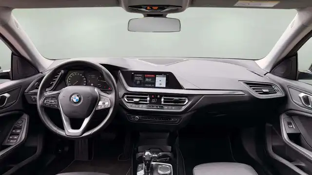 BMW 2 Series view 9