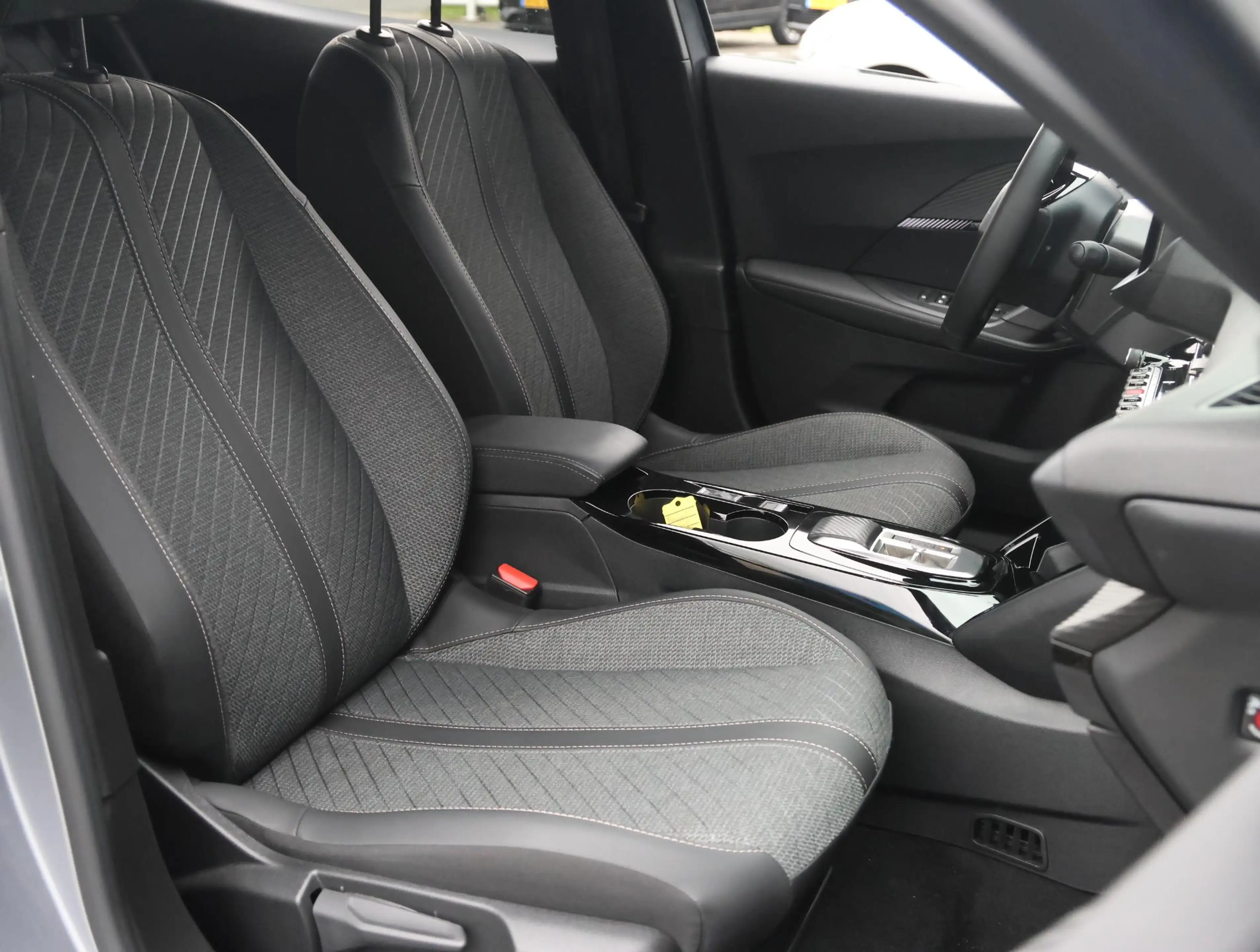 Peugeot e-2008 EV Allure Avantage 54 kWh 8 jaar garantie! | Camer — photo 9
